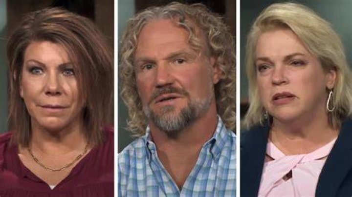'Sister Wives' star attends gay bar for the first time with daughter and her girlfriend