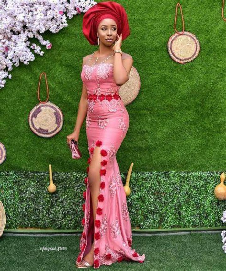 10 Asoebi Styles You Can Sew With 3 Yards Lace material ⋆ Fashion Nigerian Lace Styles Dress