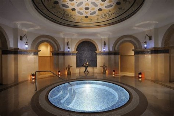 10Best Explores Bath Houses Around the World Bath house, Around the worlds, Travel around the