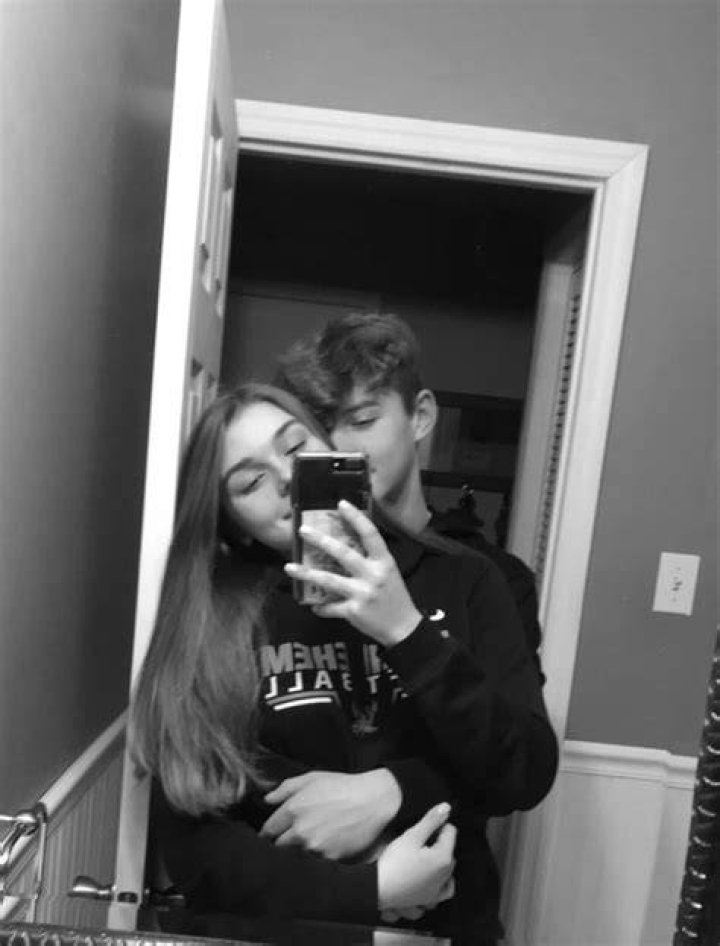 36 Aesthetic Couple Mirror Pictures IwannaFile