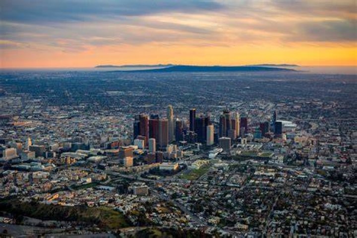 A view of Los Angeles from Zac Efron's Los Feliz residence, as seen in a video dated September 27, 2017 | Source: