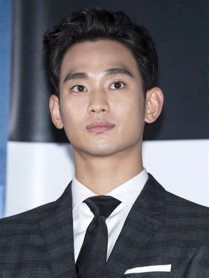 Actor Kim Soo Hyun Updates His Instagram For The First Time In Forever&mdash;The Collectively