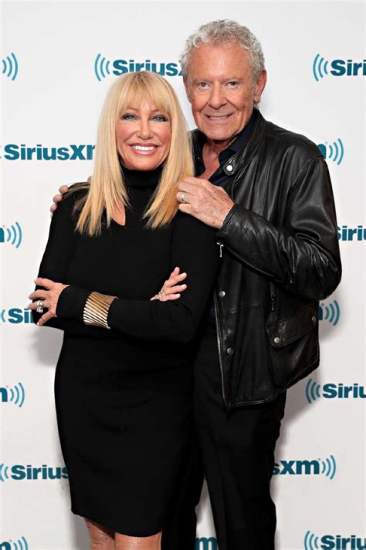 Actress Suzanne Somers (R) and husband Alan Hamel (L) attend the 28th Annual Palm Springs International Film Festival Film Awards Gala at the Palm Springs Convention Center on January 2, 2017 in Palm Springs, California | Photo: Getty Images