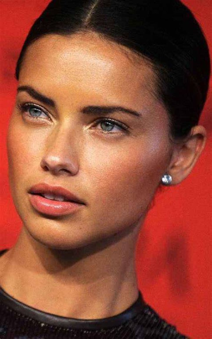 Adriana Lima Celebrity Bio, Brands Seen Wearing & More Page ReviewCollections