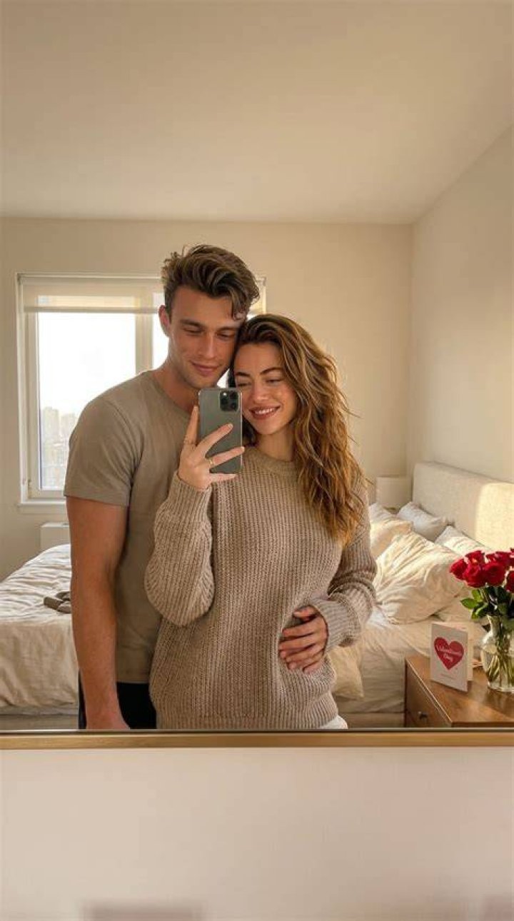 Aesthetic Couple Mirror Selfie Goals Drew Blue31