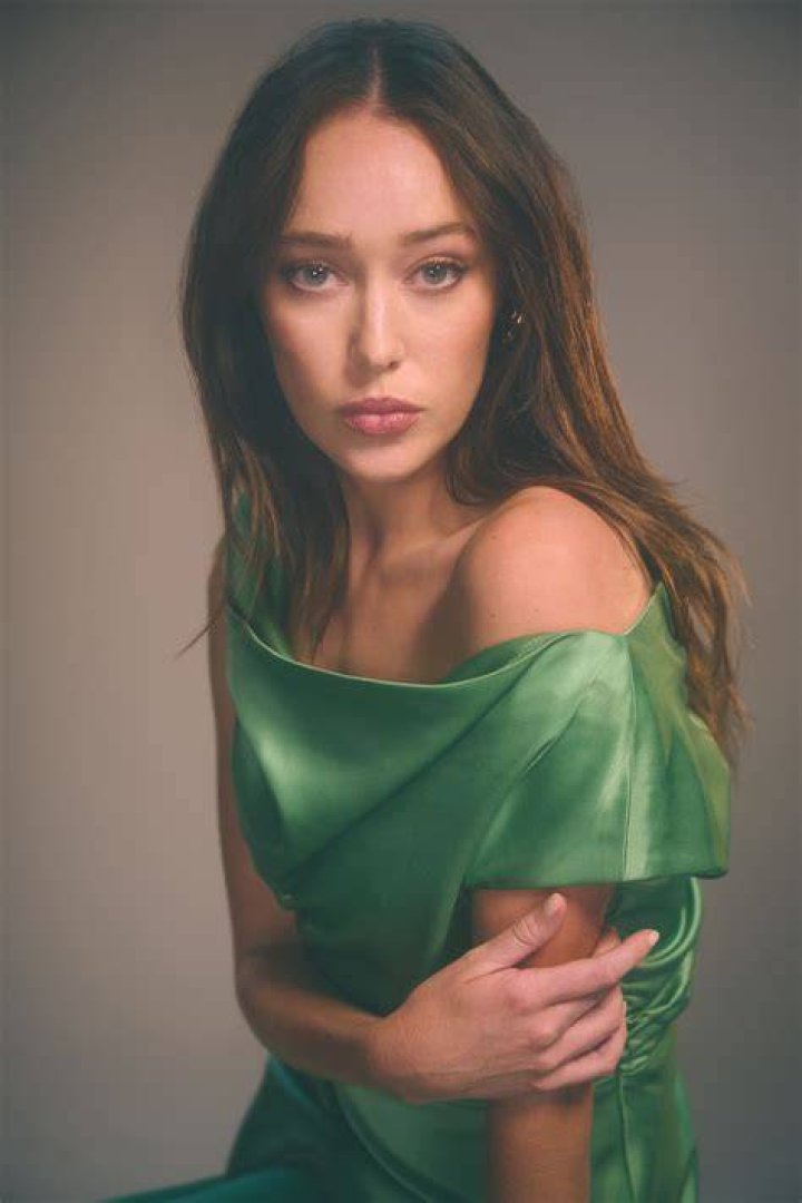 Alycia Debnam-Carey poses at the HFPA and THR Golden Globe Ambassador Party at Catch LA on November 14, 2019, in West Hollywood, California | Source: Getty Images