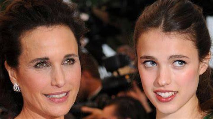 Andie MacDowell and her daughter Rainey Qualley at the L'Oreal Centennial Volunteer Day on June 4, 2009, in New York City | Source: Getty Images