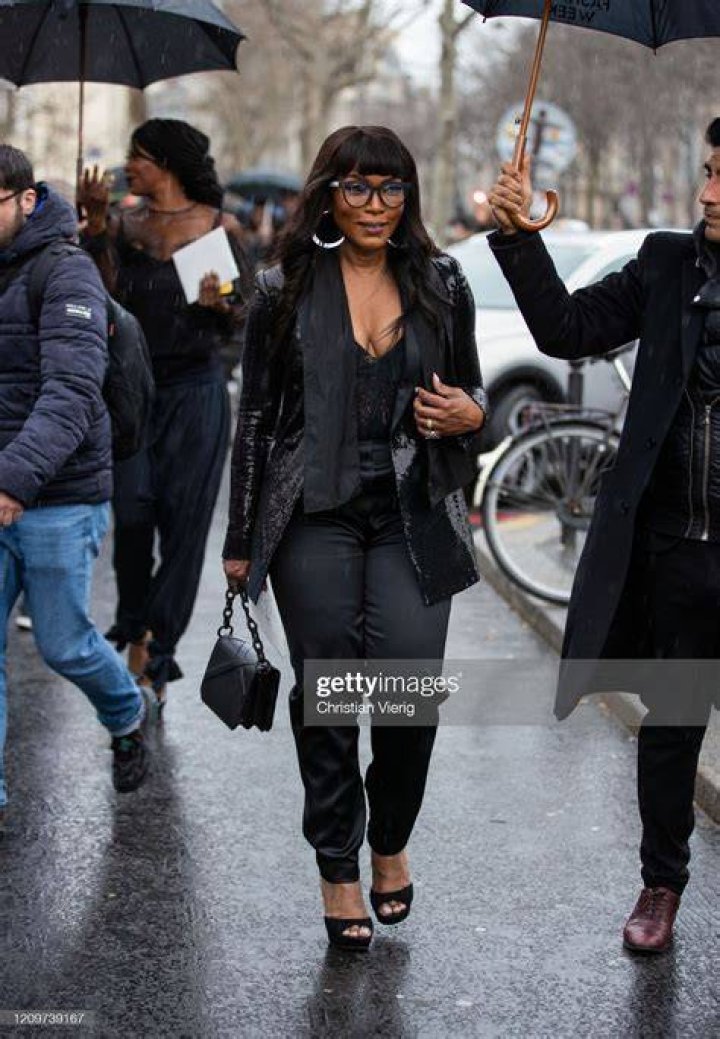 Angela Bassett during Paris Fashion Week - Womenswear Fall/Winter on February 29, 2020 | Photo: Getty Images