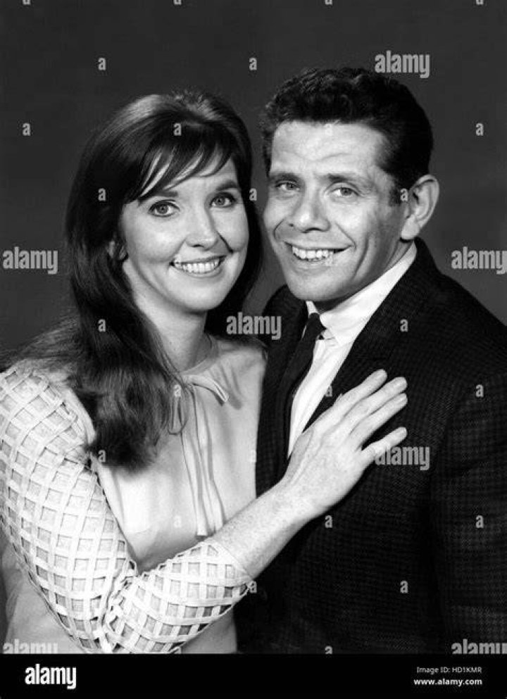 Anne Meara and husband Jerry Stiller attend the New York City premiere of "Keeping The Faith" April 5, 2000. | Source: Getty Images