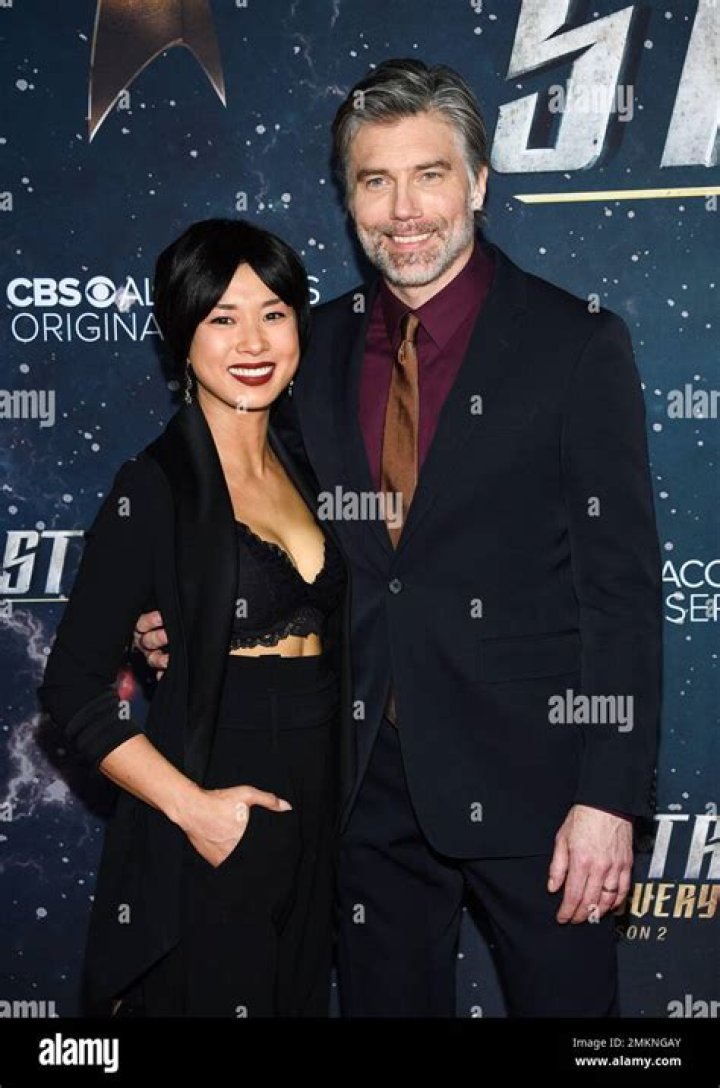 Anson Mount Wife: Who Is Darah Trang, Why Fans Think He Is Gay? Kids - Star Trek Actor Net Worth Revealed