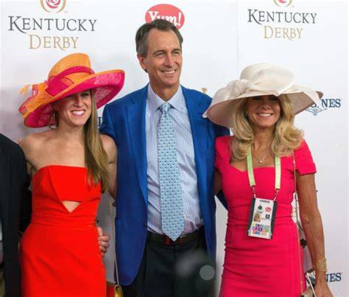 Ashley Collinsworth, NBC sportscaster Cris Collinsworth (C), and Holly Collinsworth attend the 142nd Kentucky Derby at Churchill Downs on May 7, 2016, in Louisville, Kentucky. | Source: Getty Images