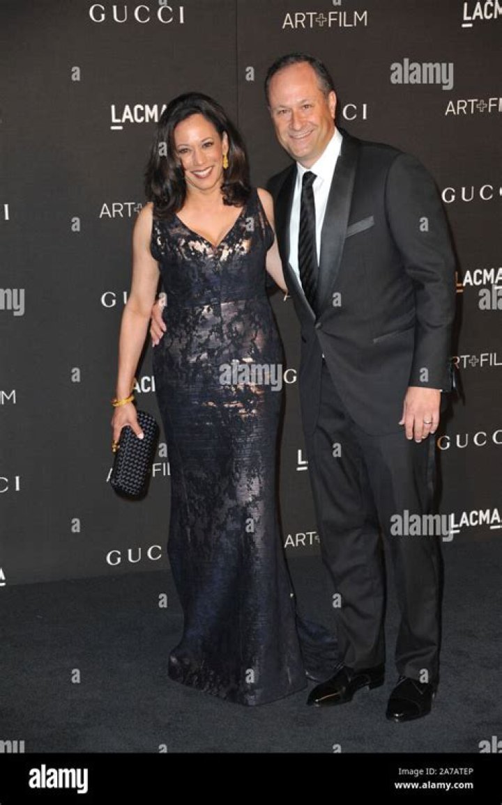Attorney Douglas Emhoff and California Attorney General Kamala Harris attend the 2015 Vanity Fair Oscar Party | Photo: Getty Images