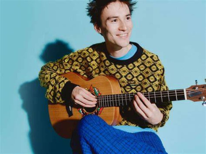 Aube Pelmel P&eacute;tition jacob collier manipulation Regarde sil te plait gris