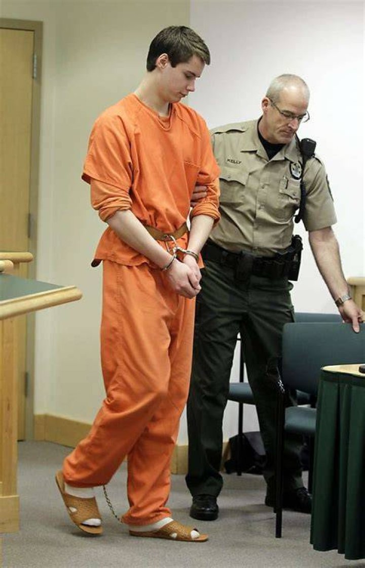 &lsquo;Barefoot Bandit&rsquo; asks judge to shorten his supervised release