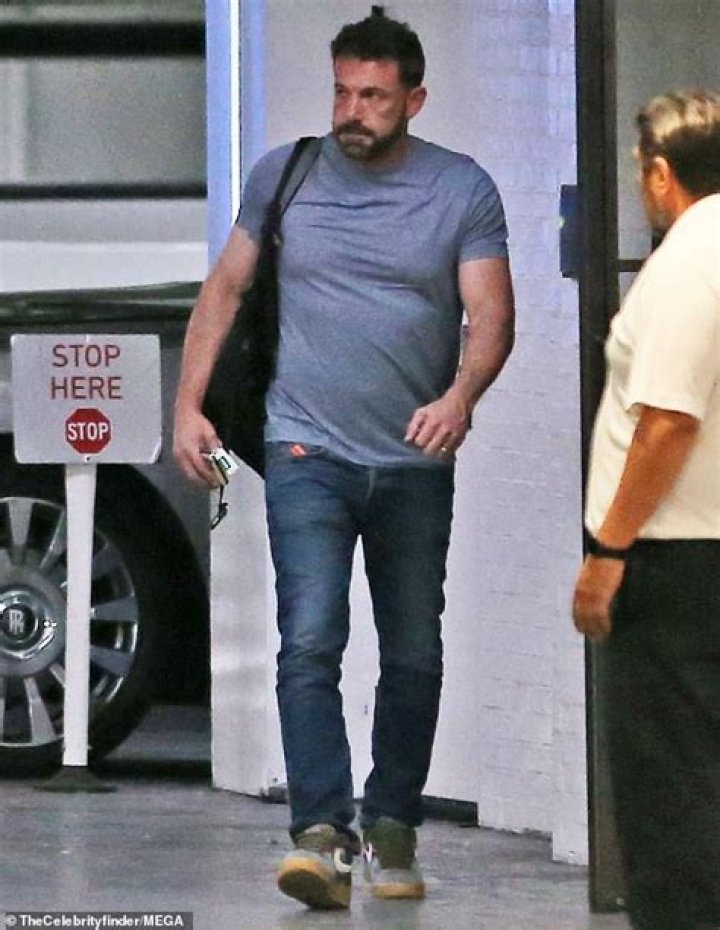 Ben Affleck was spotted in Istanbul, Turkey, following a vacation with his daughters Violet Anne, Seraphina Rose Elizabeth, and his son Samuel on August 9, 2023 | Source: Getty Images