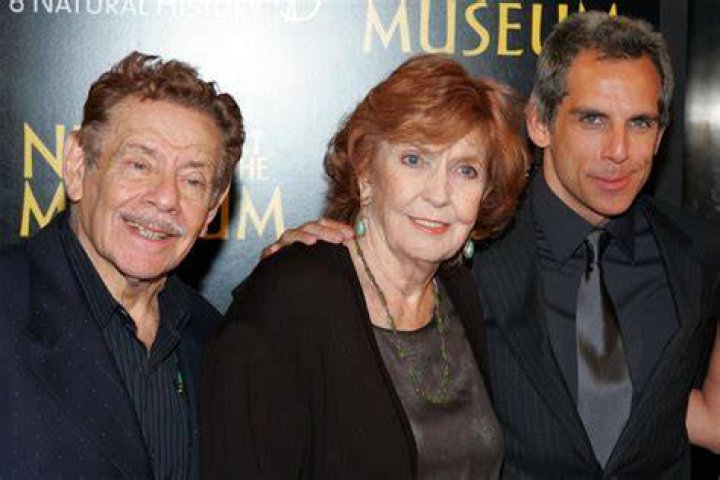 Ben Stiller and his parents Ann Meara and Jerry Stiller on February 13, 1997 | Source: Getty Images