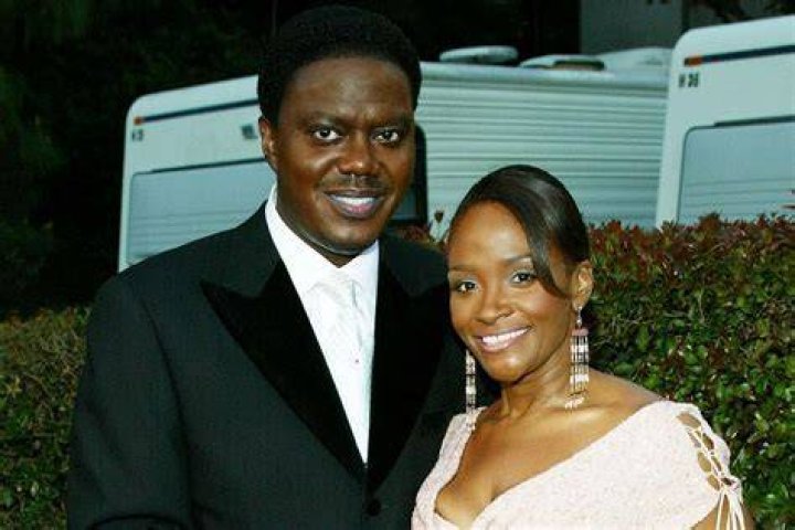 Bernie Mac and his wife Rhonda during The 61st Annual Golden Globe Awards on January 25, 2004. | Photo: Getty Images