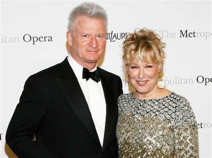 Bette Midler and Martin von Haselberg at The Metropolitan Opera House on April 12, 2010 in New York City | Photo: Getty Images