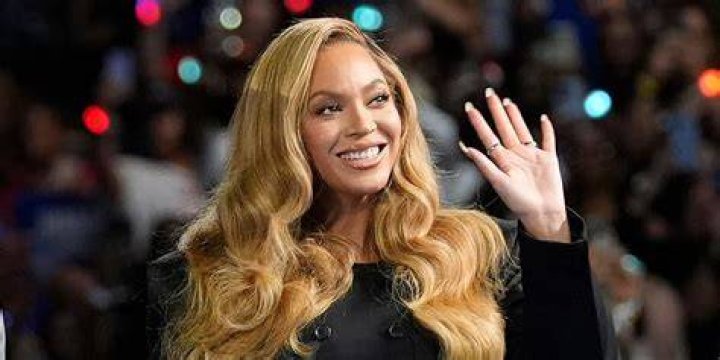 Beyonc&eacute; Makes History at a StarPowered Grammy Ceremony The New York Times