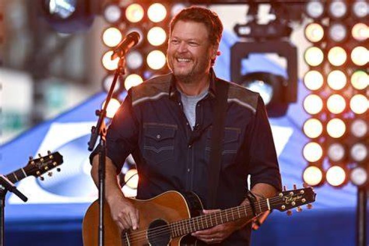 Blake Shelton working on his farm | Source: Stefani