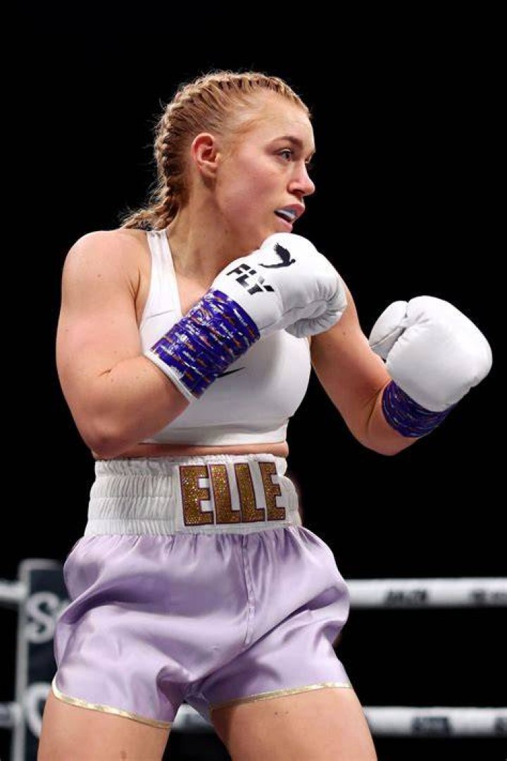 Boxing Elle Brooke, OnlyFans influencer, says she'll participate in a new boxing bout 'It's