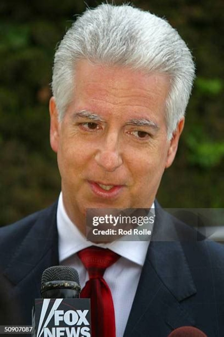 Brian Oxman at the Santa Barbara County Courthouse in Santa Maria, California | Photo: Getty Images