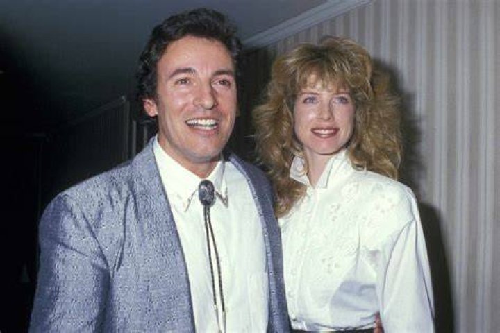 Bruce Springsteen, Julianne Phillips and Guest at the Waldorf Astoria Hotel in New York. | Source: Getty Images
