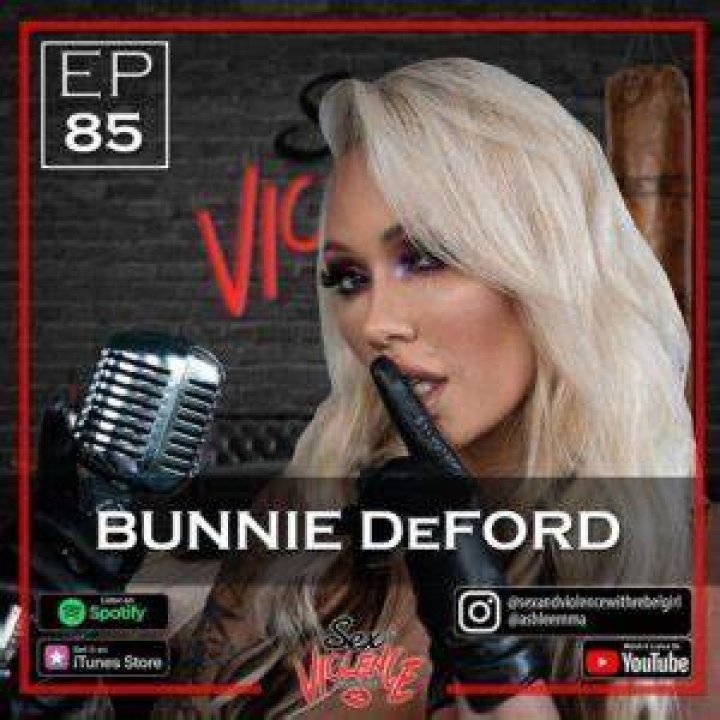 Bunnie Deford (BunnieXo) Wiki/Bio, Age, Net Worth, Career, Cute Photos, Boyfriend, Height and