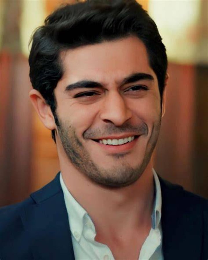 Burak Deniz Bio, Height, Net worth, Age, Family, Girlfriend, Facts Super Stars Bio