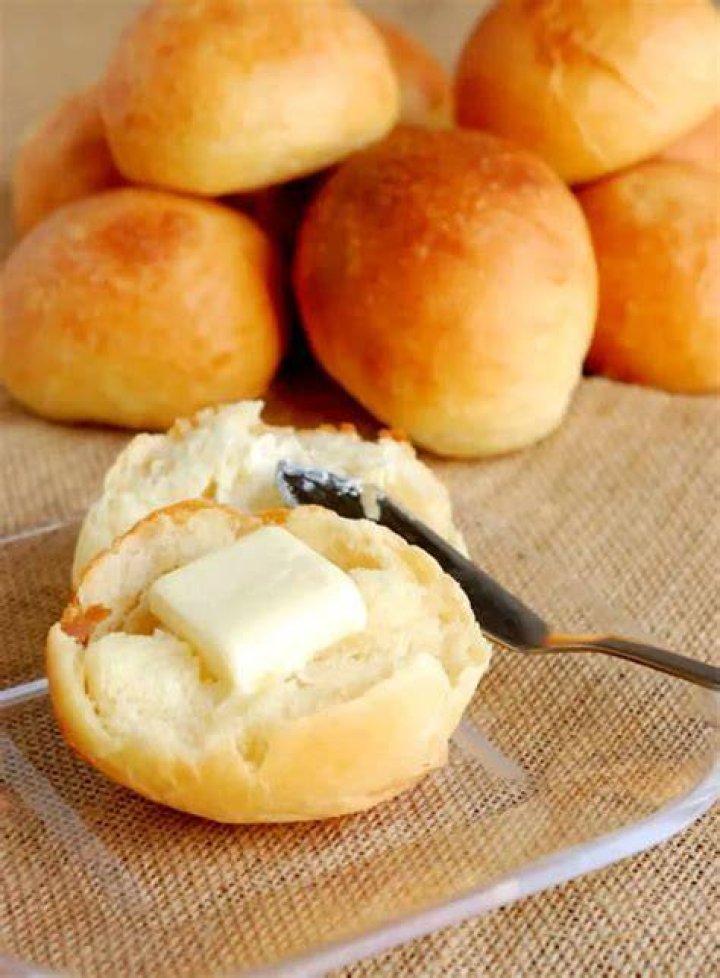buttermilk dinner rolls