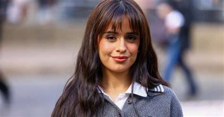 Captan a Camila Cabello durante sus vacaciones y todos hablan de sus "curvas naturales