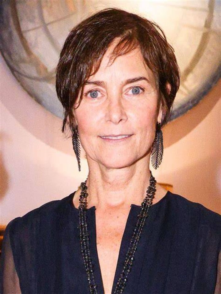Carey Lowell's height, weight and body measurements Carey lowell, Body measurements, Height