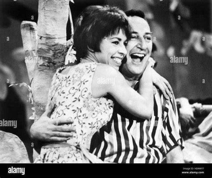 Carol Burnett and Gary Moore on "The Gary Moore Show," circa 1959 | Source: Getty Images