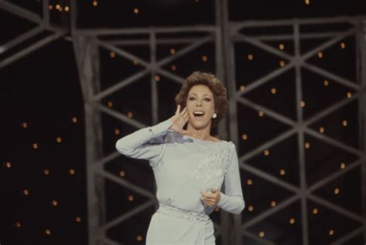 Carol Burnett performs at a charity fundraiser in 1979 | Source: Getty Images