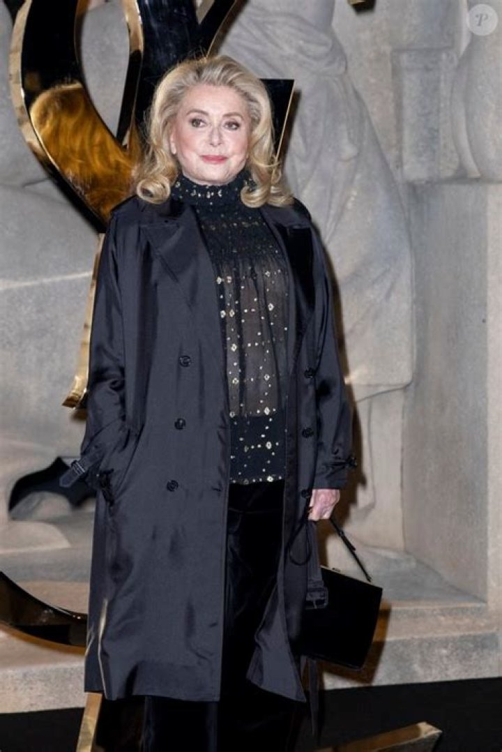 Catherine Deneuve Photocall du d&eacute;fil&eacute; de mode pr&ecirc;t&agrave;porter automnehiver 2023/2024 Saint