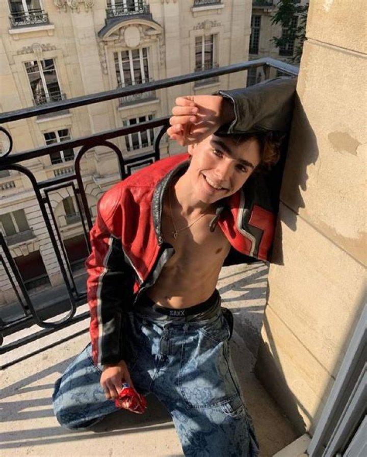 Charlie Besso in Paris 📜 Fashion, Charlie, Style