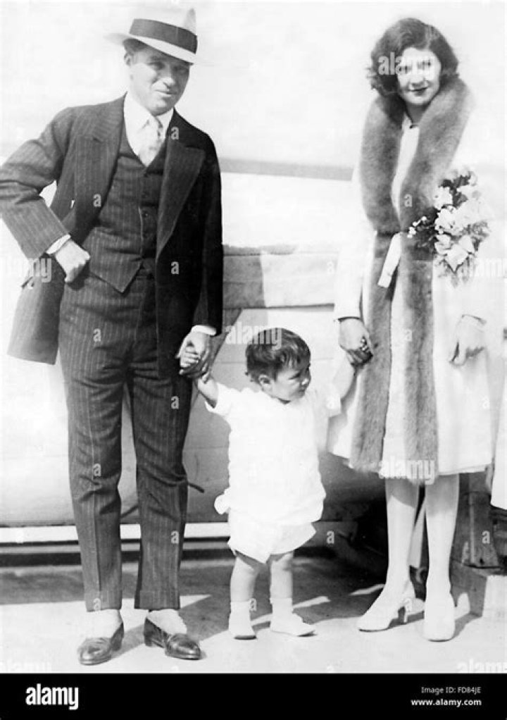 Charlie Chaplin, Lita Grey and their baby son, Charles Jr. on board the SS City of Los Angeles in November 1926 | Photo: GettyImages