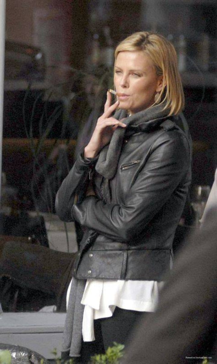 Charlize Theron Photos Photos Smoking 2003 Zimbio