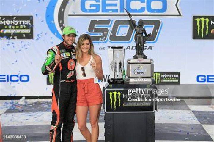 Chase Elliott and Kaylie Green stand for the national anthem at the Monster Energy NASCAR Cup Series in Delaware on May 5, 2019 | Photo: Getty Images