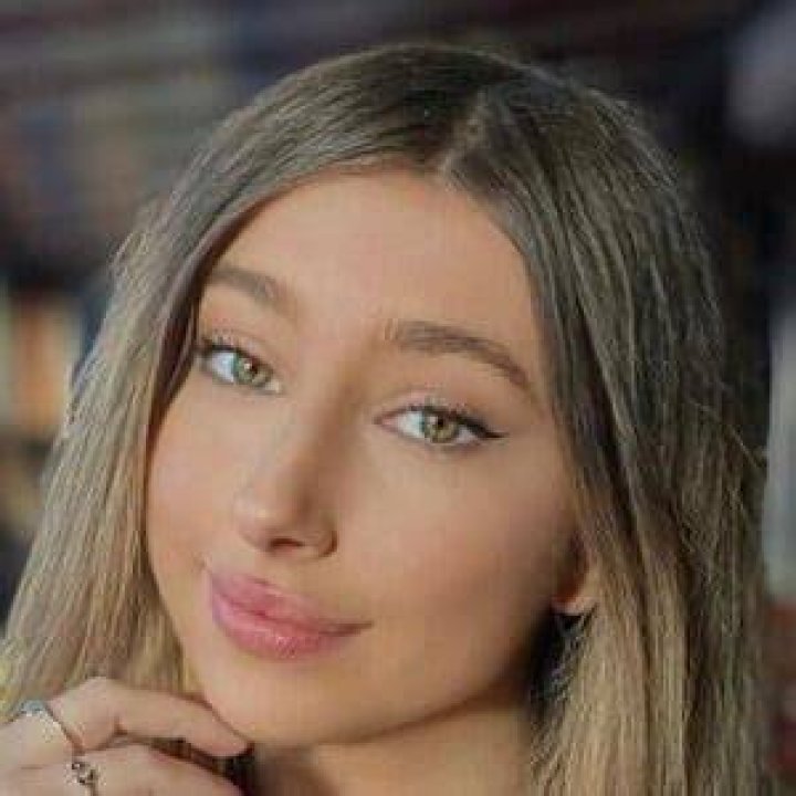 🥀 Chloe May 🥀 (chlo.mayy) on Threads