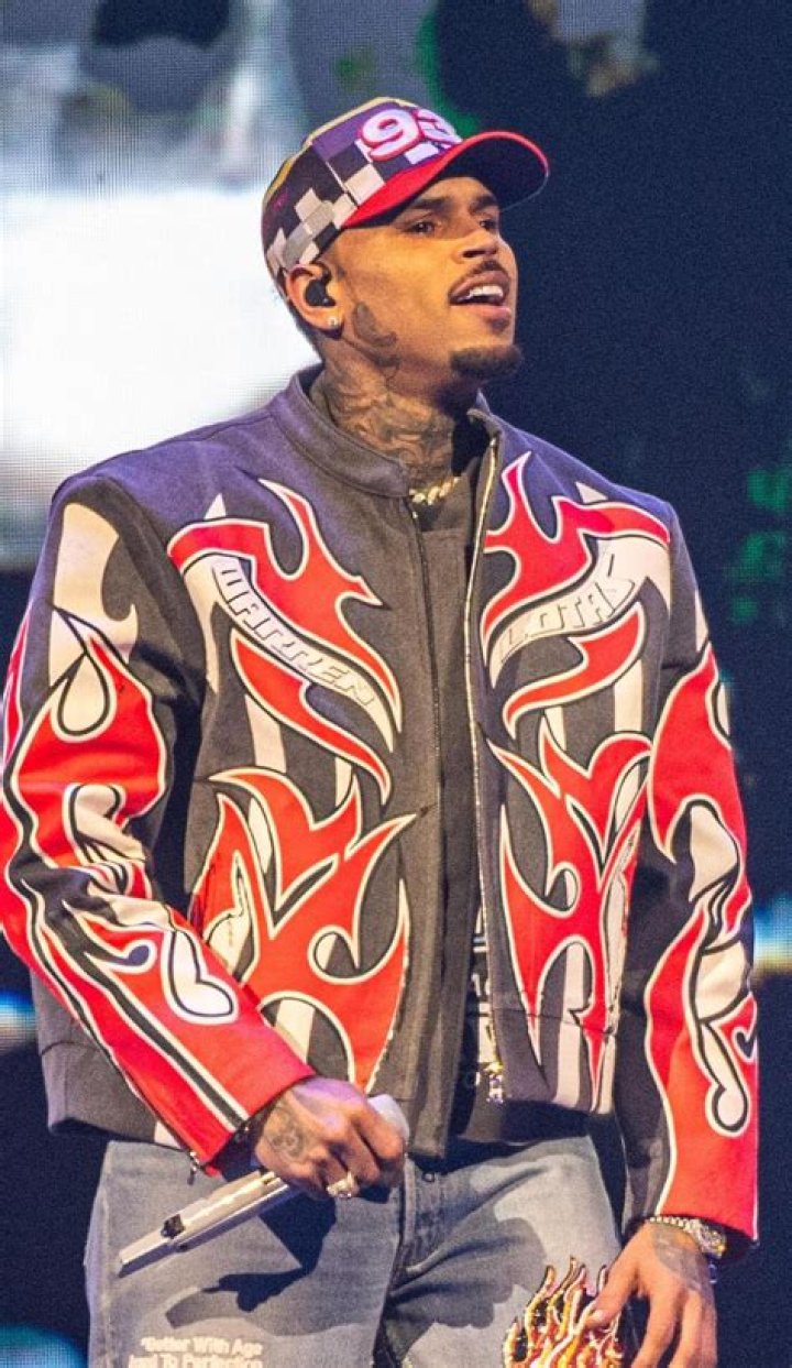 Chris Brown at the Los Angeles courthouse after a probation hearing in January 2011 | Source: Getty Images
