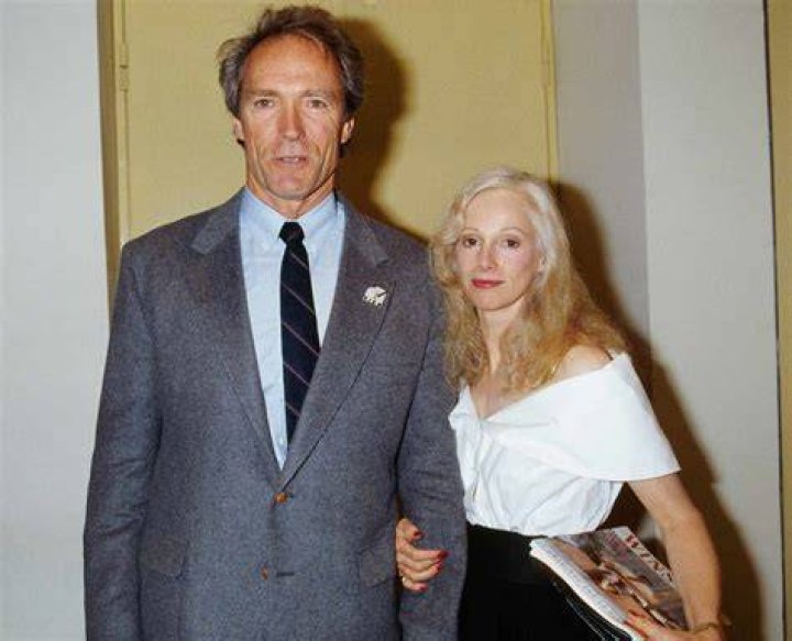 Clint Eastwood and Sondra Locke looking from motor bike in a scene from the film 'The Gauntlet', 1977. | Photo: Getty Images