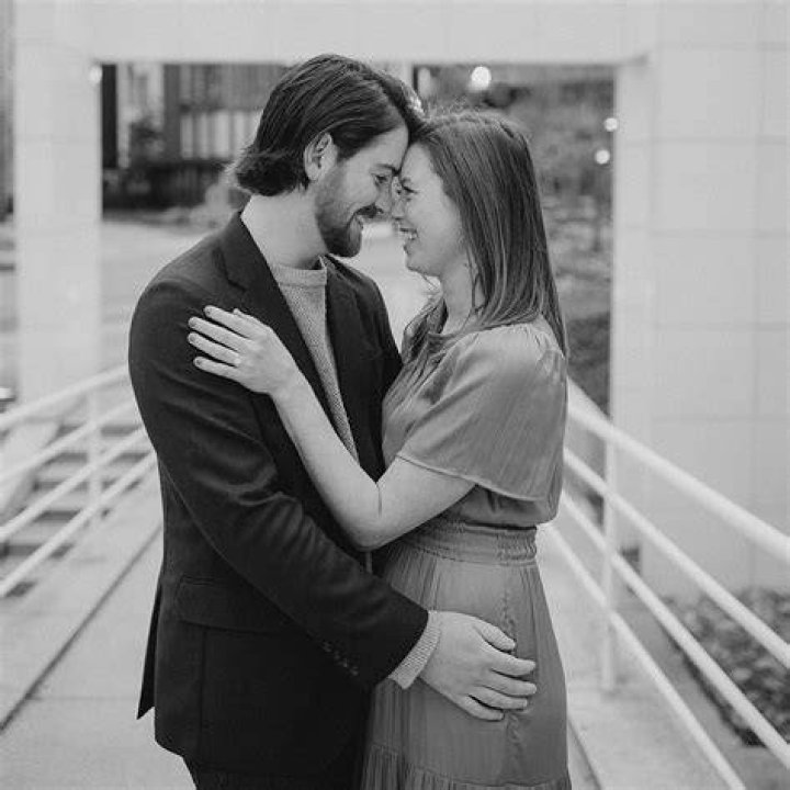 Close: Jess and Connor stopped by a cafe for a warm beverage - and a quick smooch