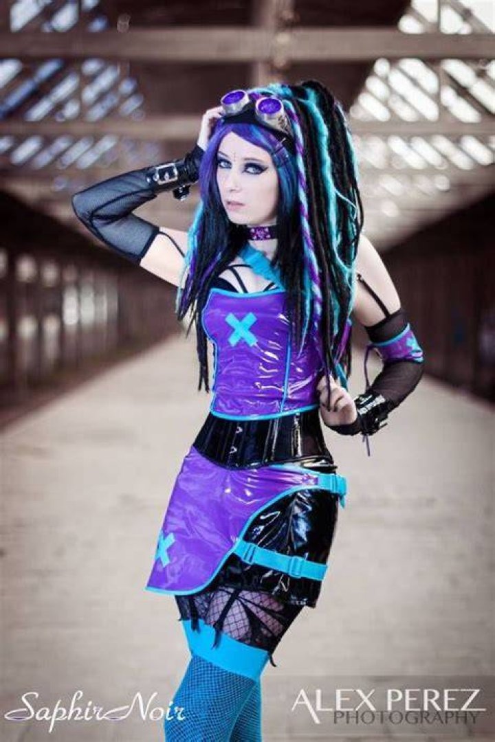 cyber gothic Cyber goth clothing, Fringe fashion, Cybergoth