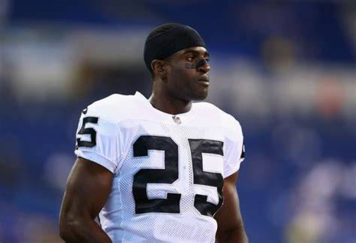 D.J. Hayden #25 of the Oakland Raiders playing against the Tampa Bay Buccaneers on October 30, 2016 in Tampa, Florida | Source: Getty Images