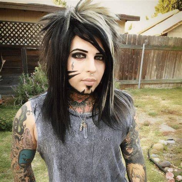 Dahvie Vanity Biography, Age, Height, Girlfriend, Net Worth StarsWiki