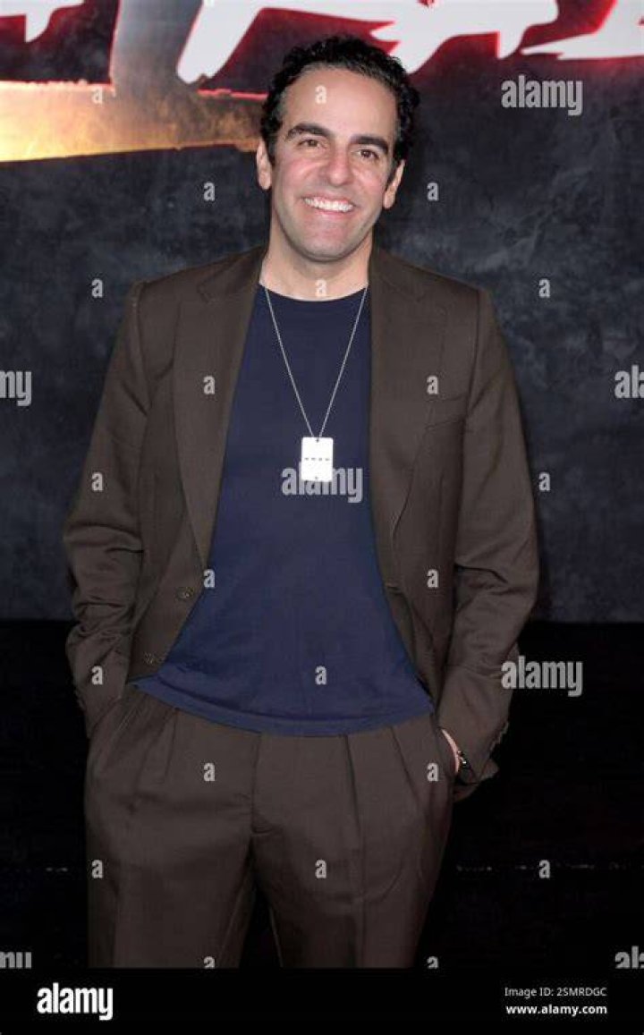 Dan Ahdoot at the premiere of Seeso's "Bajillion Dollar Properties" Season 2 on October 5, 2016 | Photo: Getty Images
