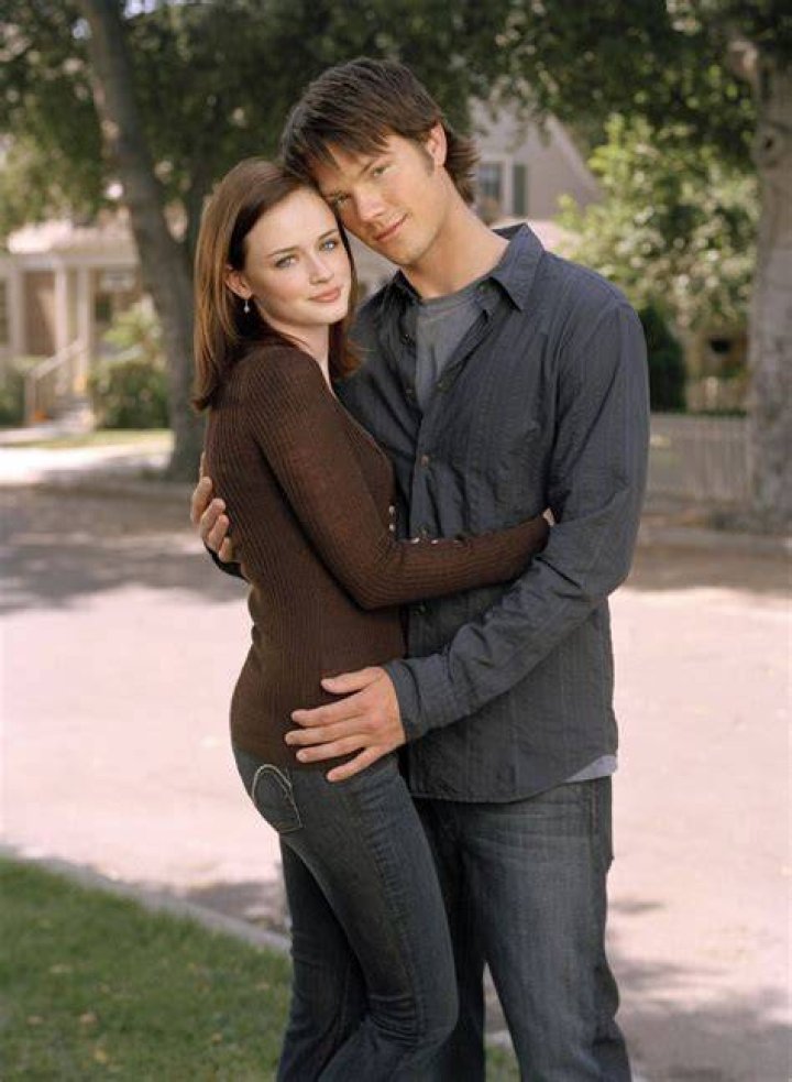Dean Forrester and Rory Gilmore remeet in Stars Hollow as adults.