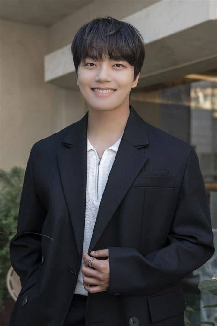 Does Yeo Jin Goo have a girlfriend? Celebrity.fm 1 Official Stars, Business & People