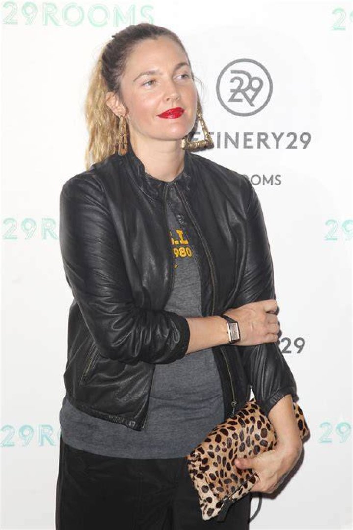 Drew Barrymore at the Refinery29 Holiday Party on December 10, 2014, in West Hollywood, California. | Source: Getty Images